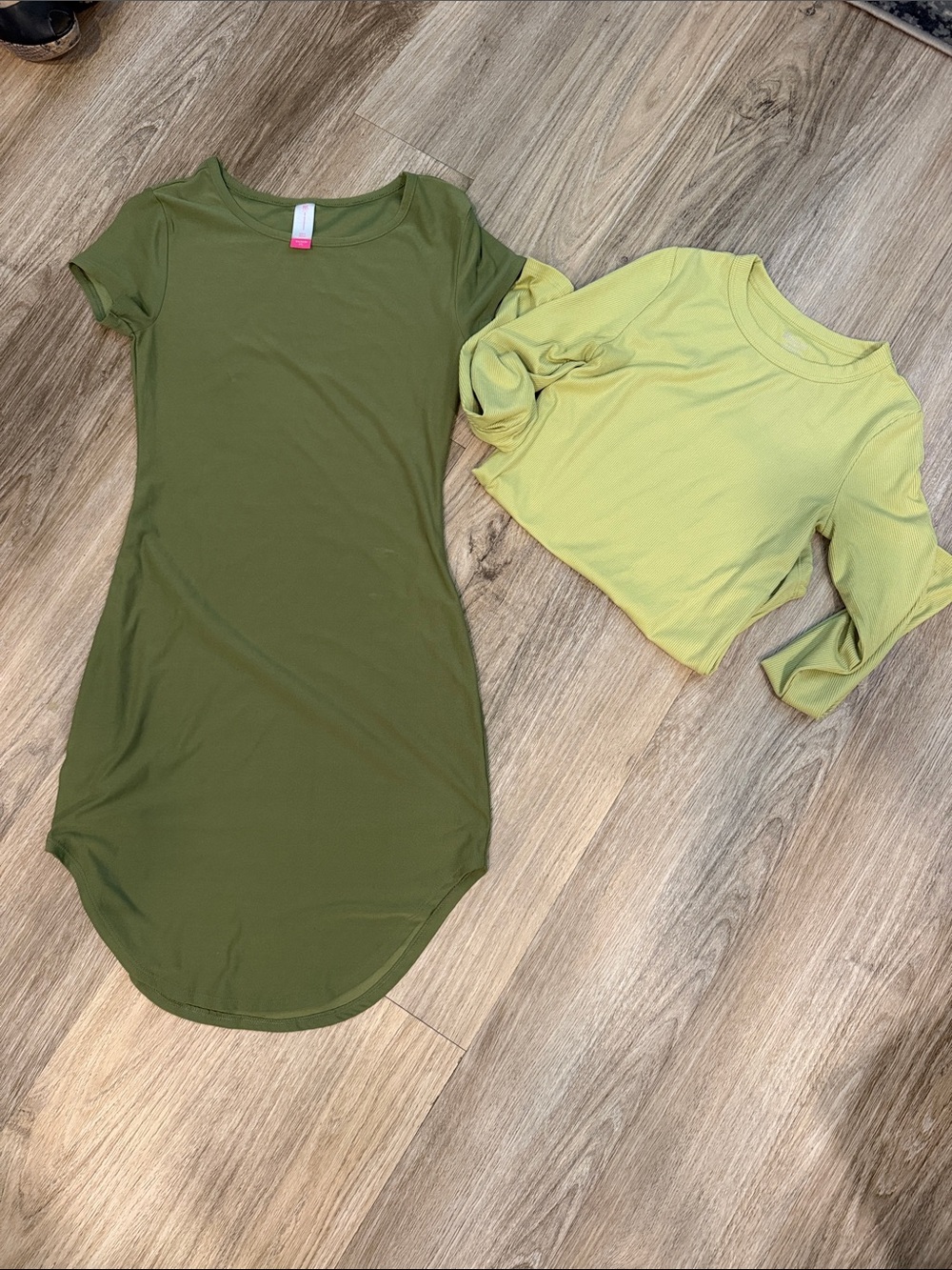 Women’s Olive Green Scoop Neck T-Shirt Dress